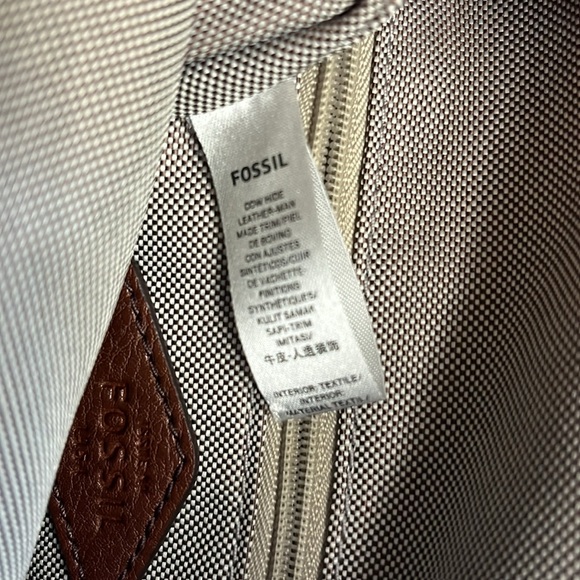 Fossil leather handbag purse, preowned like New! - Picture 9 of 13